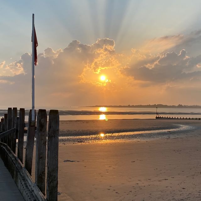 I will never tire of this magical landscape with its long stretches of soft, golden sand, and expansive dunes. 

Every day, a different sky, that leaves me feeling revitalised. 

Cooler days may be upon us, but whatever the weather, West Wittering beach never fails to impress. 

I hope you visit us soon x

#westwitteringbeach #visitwestsussex #placestovisit #mustdotravels #coastalescape #goldenhour #magicalsunsets #sunset #nature #luxuryboltholes